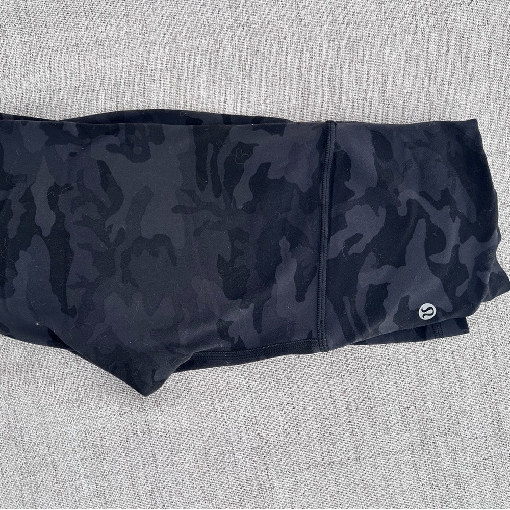 lululemon align Black Camouflage Leggings size 4 in 7/8 length